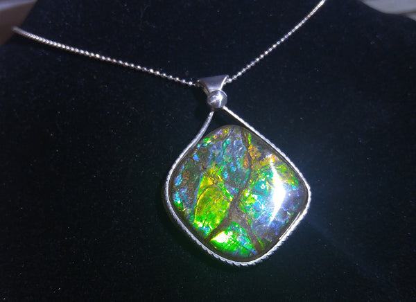 Ammolite Pendant 38 mm x 36 mm - JWY-01