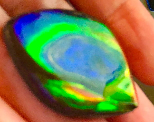 35  x 26 mm  Natural  Free Form . FFN 332 Ammolite  ナチュラル　ルース　アンモライト