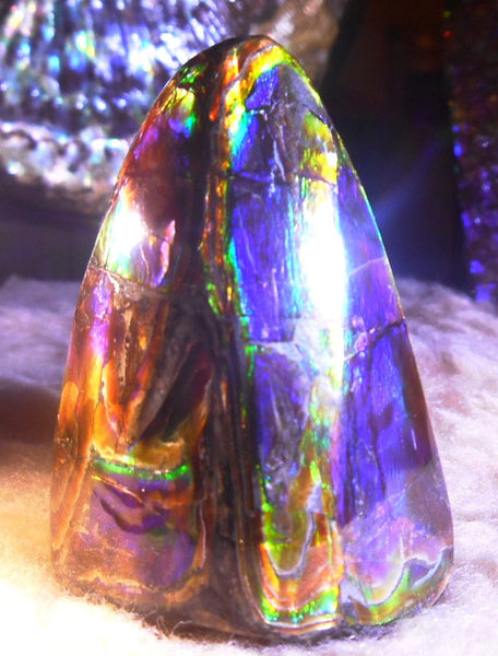 Copy of 60 x 40 x 35 mm - Collector Stone - CS-63  Natural Rainbow Gem Grade　キール部分 レインボー ナチュラル  コレクターディスプレイピース