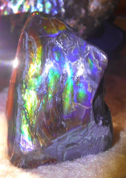 Copy of 60 x 40 x 35 mm - Collector Stone - CS-63  Natural Rainbow Gem Grade　キール部分 レインボー ナチュラル  コレクターディスプレイピース