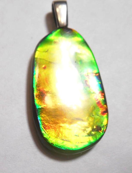 25% OFF!! 30 mm x 22 mm Ammolite Pendant - JWY-06