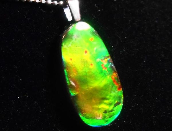 25% OFF!! 30 mm x 22 mm Ammolite Pendant - JWY-06