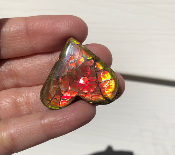 Heart shapedl  Free Form . Hand Polished, FFN 381 ナチュラル　ルース　アンモライト フリーフォーム